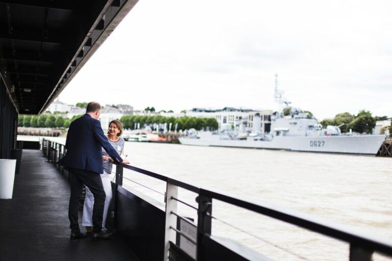 couple sur le ponton du o'deck de Nantes