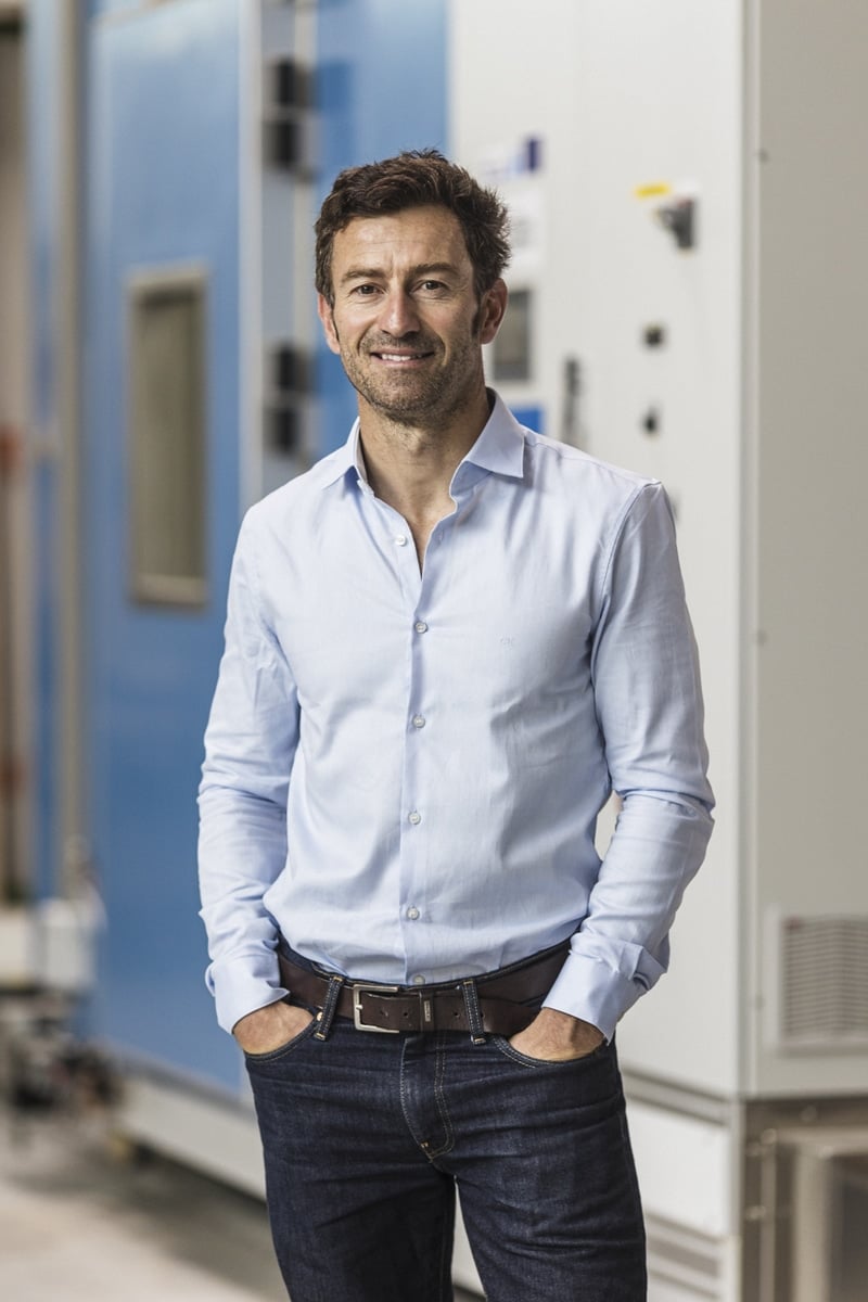 portrait chef d'entreprise dans les locaux de l'entreprise